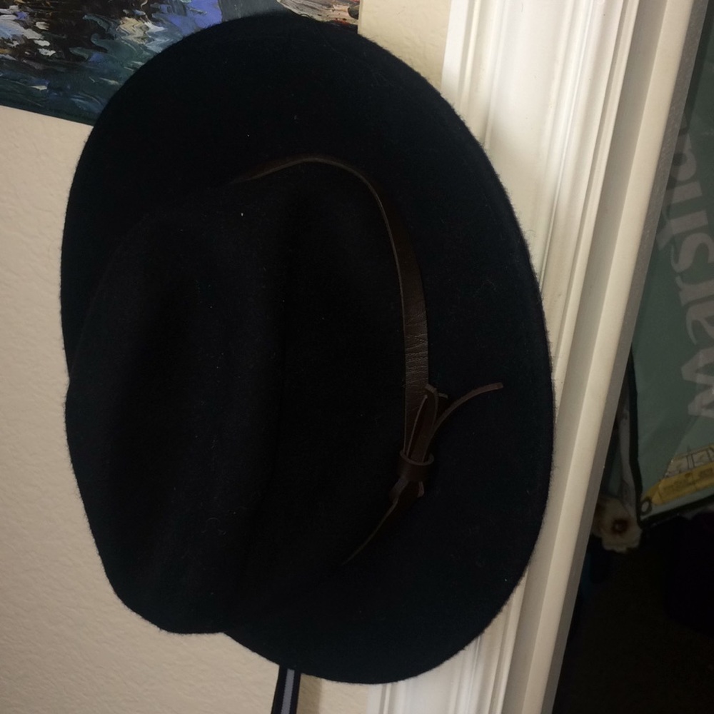 Hat - Picture 3 of 3